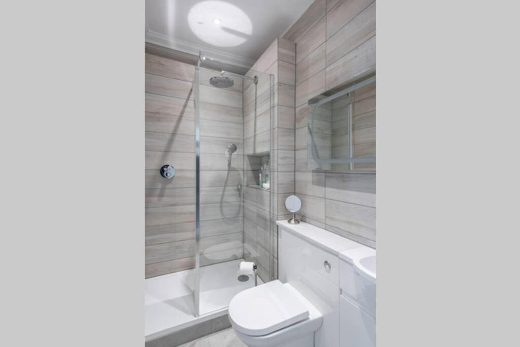 Beautiful Apartment, Incredible Central Location Bath Exterior photo