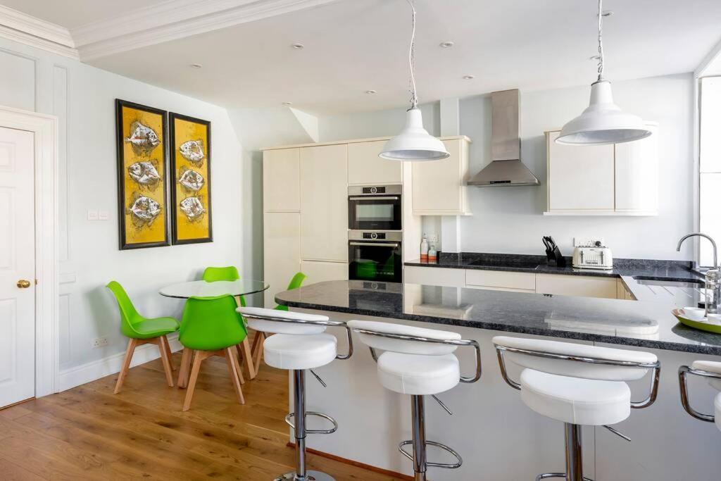 Beautiful Apartment, Incredible Central Location Bath Exterior photo