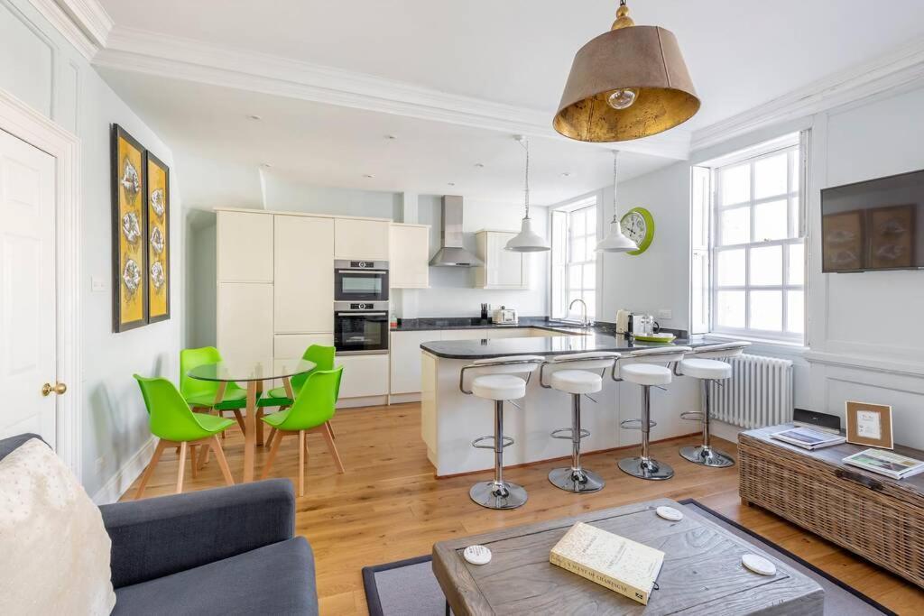 Beautiful Apartment, Incredible Central Location Bath Exterior photo